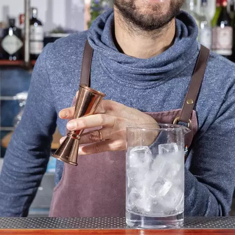 Step 1 How to use a jigger