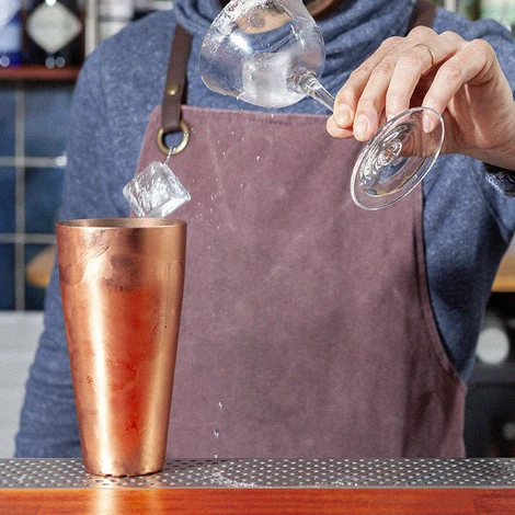 How to chill a cocktail glass 3